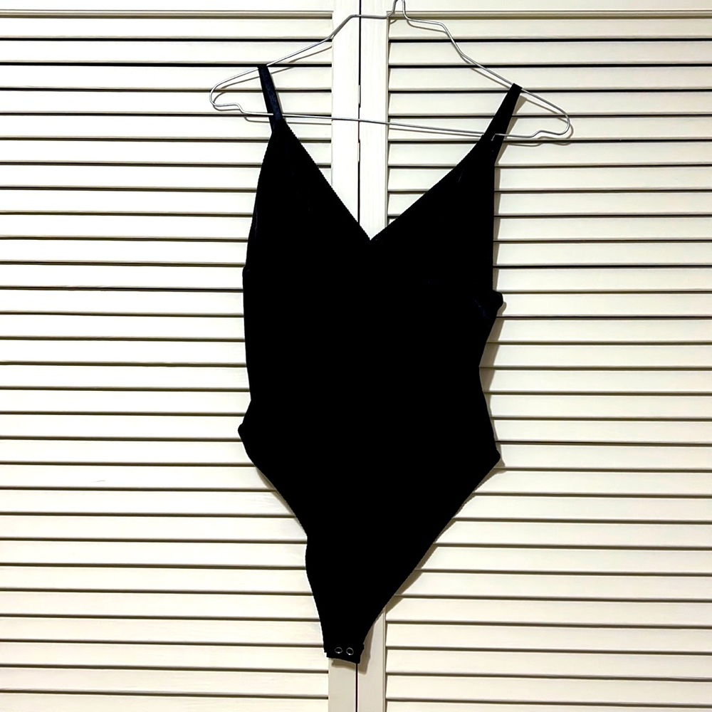 Black velvet forever 21 size small adjustable bodysuit